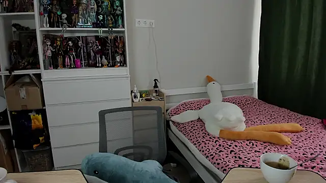 Snapshot of School_Love chatting on 03-02-26, 07:09 School Love online show from 03-02-26, 07:09