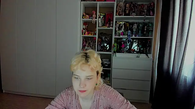 School Love online show from 07-13-26, 08:13