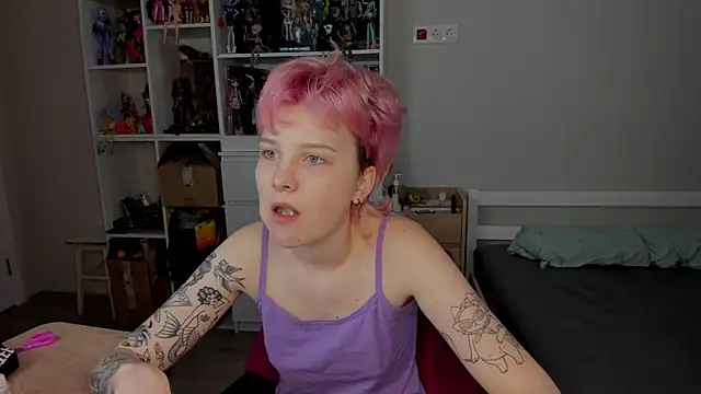 School Love online show from 01-12-26, 07:04