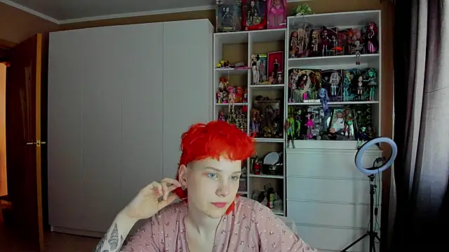 School Love online show from 05-29-26, 07:14
