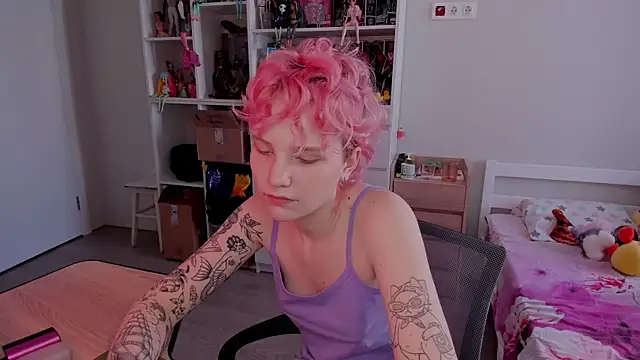 School Love online show from 11-15-25, 07:12