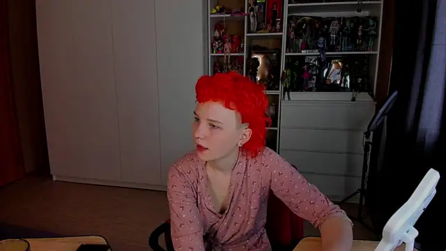 School Love online show from 05-26-26, 07:17