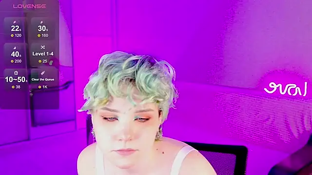 School Love online show from 01-31-25, 01:02