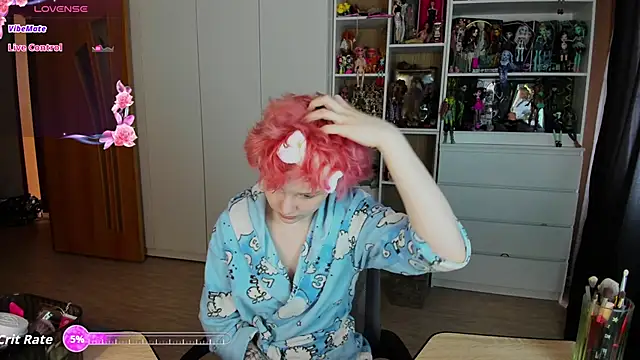 School Love online show from 04-24-26, 07:21