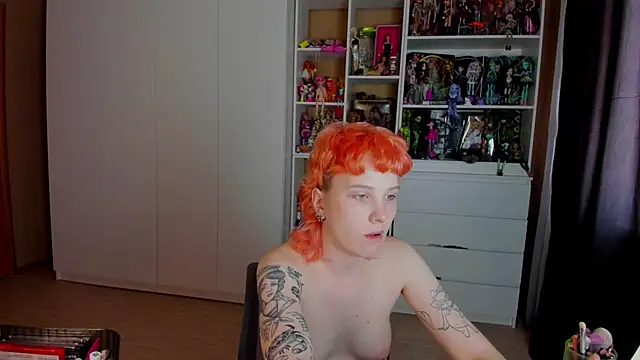 School Love online show from 06-16-26, 08:14