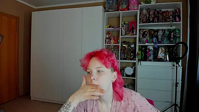 School Love online show from 05-08-26, 07:23