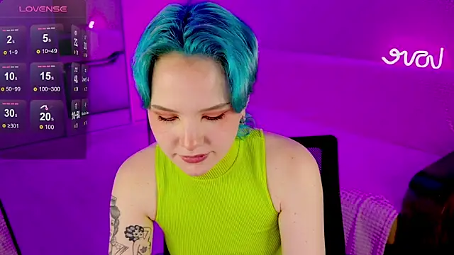 School Love online show from 02-07-25, 04:14