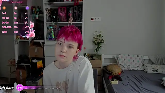 School Love online show from 12-22-25, 07:08