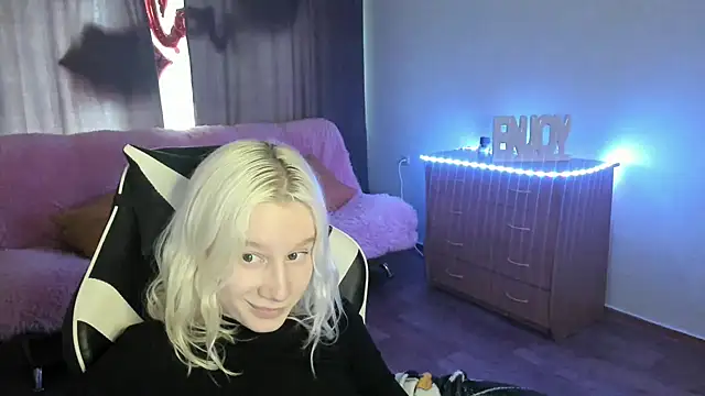 EnigmaSee online show from 05-18-26, 05:23