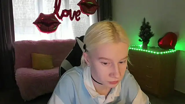 EnigmaSee online show from 03-25-26, 01:50