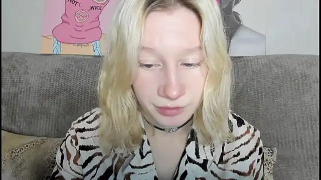 EnigmaSee online show from 12-15-25, 01:44