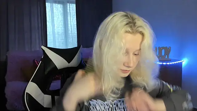 EnigmaSee online show from 05-31-26, 01:55