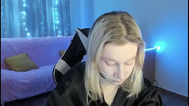 EnigmaSee online show from 12-21-25, 01:08