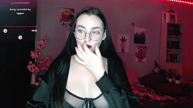 Fluffy Tiffy online show from 03-21-25, 04:06