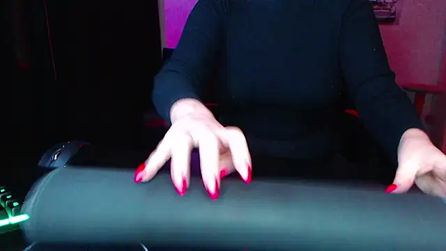 Fluffy Tiffy online show from 11-10-25, 12:04