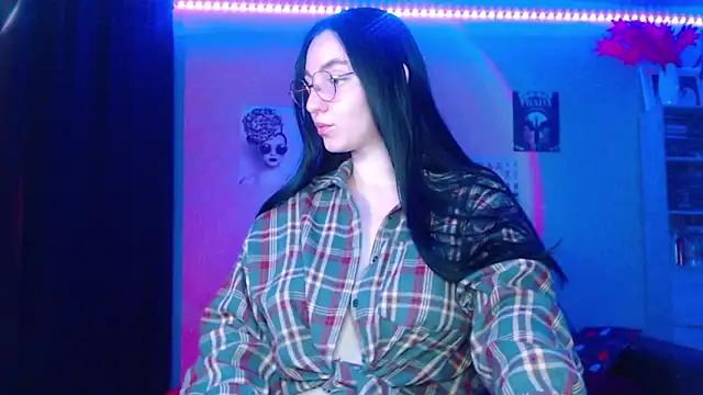 Fluffy Tiffy online show from 10-29-25, 12:09