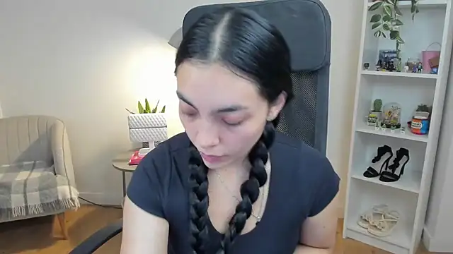  BellaEvans  online show from 05-25-26, 04:56