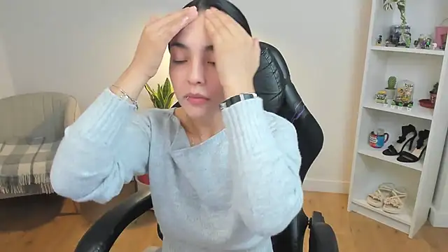  BellaEvans  online show from 02-11-26, 05:40