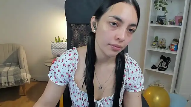 BellaEvans  online show from 05-22-26, 04:54