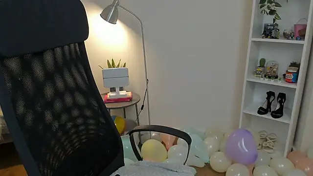  BellaEvans  online show from 05-09-26, 05:00