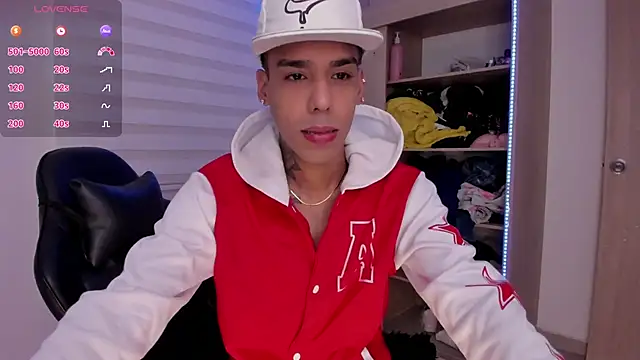 Snapshot of aldrinwhite chatting on 03-21-25, 11:12 aldrinwhite online show from 03-21-25, 11:12