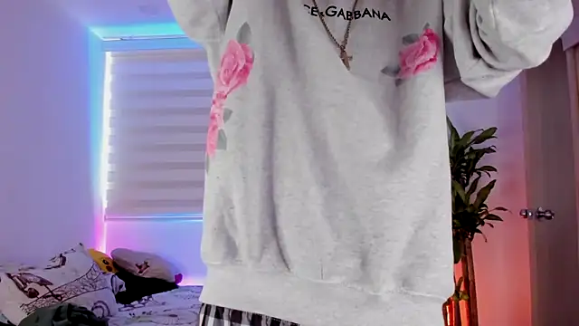 aldrinwhite online show from 10-24-25, 04:39