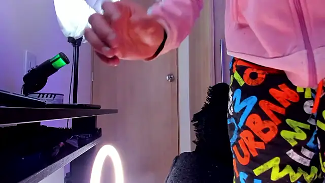 aldrinwhite online show from 01-13-26, 05:11