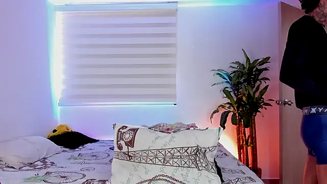 aldrinwhite online show from 10-23-25, 04:49