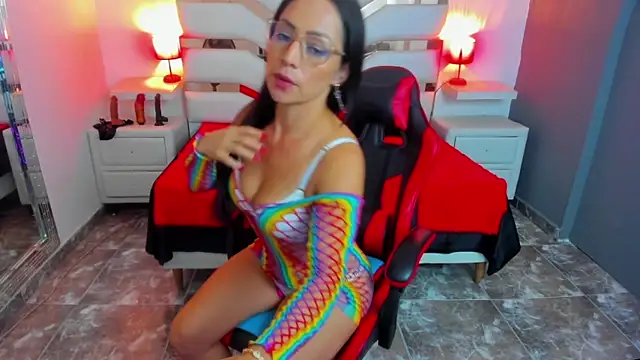 Snapshot of KateTompson_ chatting on 09-21-25, 12:21 KateTompson online show from 09-21-25, 12:21