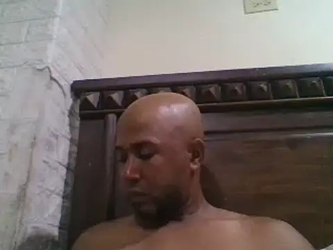 Snapshot of Frankie0880 chatting on 12-31-24, 11:39 Frankie0880 online show from 12-31-24, 11:39