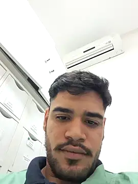 Snapshot of novinho21_062 chatting on 05-15-26, 05:33 novinho21 062 online show from 05-15-26, 05:33