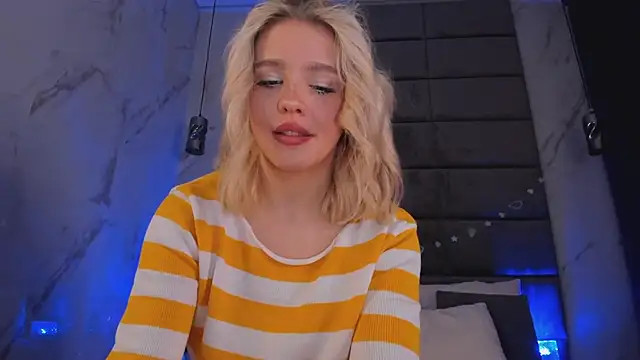 Anna Robinson online show from 03-23-26, 01:50