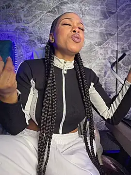 Melany Williams online show from 03-11-26, 01:49