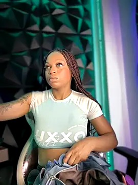 Melany Williams online show from 10-16-25, 01:08