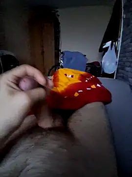 Snapshot of demoniczny82 chatting on 11-09-25, 06:17 demoniczny82 online show from 11-09-25, 06:17