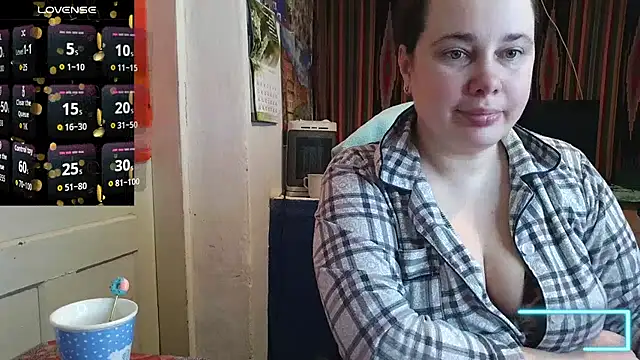 Snapshot of Cora_Maro chatting on 05-17-26, 09:37 Cora Maro online show from 05-17-26, 09:37