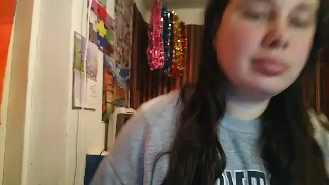 Snapshot of Cora_Maro chatting on 10-28-25, 12:15 Cora Maro online show from 10-28-25, 12:15