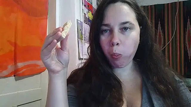 Snapshot of Cora_Maro chatting on 10-16-25, 12:46 Cora Maro online show from 10-16-25, 12:46