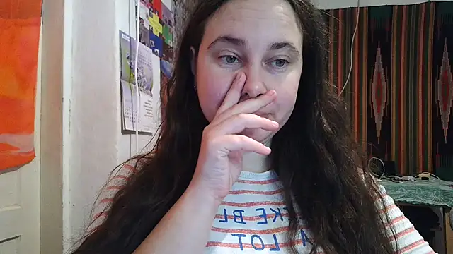 Snapshot of Cora_Maro chatting on 10-17-25, 12:47 Cora Maro online show from 10-17-25, 12:47