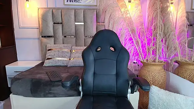 Emelie Ch1 online show from 03-09-25, 12:53