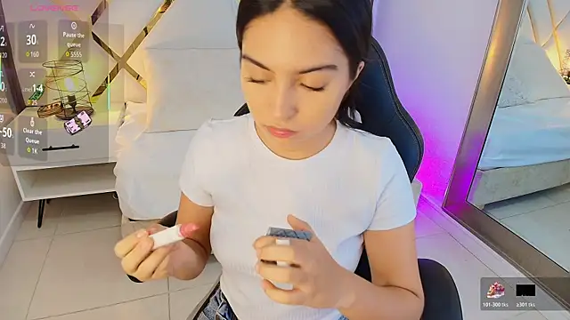 Emelie Ch1 online show from 12-18-25, 03:11