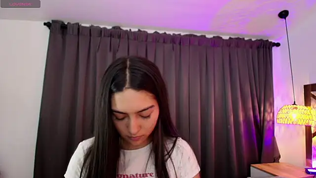 Emelie Ch1 online show from 05-05-26, 09:12