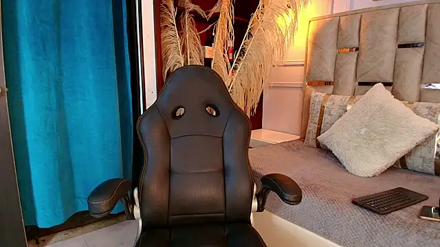 Emelie Ch1 online show from 03-16-25, 01:28