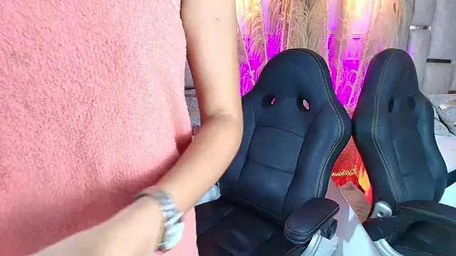 Emelie Ch1 online show from 02-21-25, 09:45