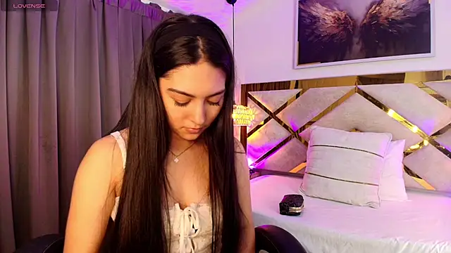 Emelie Ch1 online show from 05-03-26, 09:03
