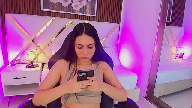 Emelie Ch1 online show from 06-04-26, 03:00