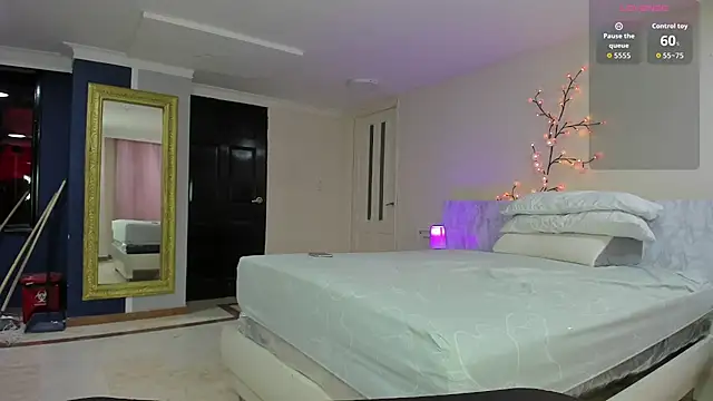 charolbruce 1 online show from 10-28-25, 11:31