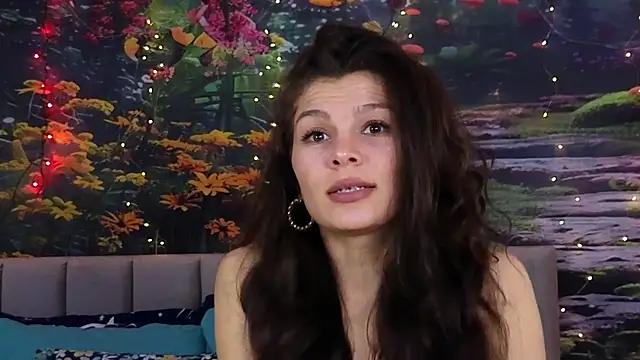 MadameDeFeu online show from 01-14-25, 07:59
