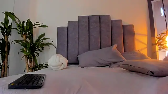 gabriela  gomez online show from 11-28-25, 01:55