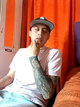 Mich Stev9524 online show from 12-22-25, 09:04